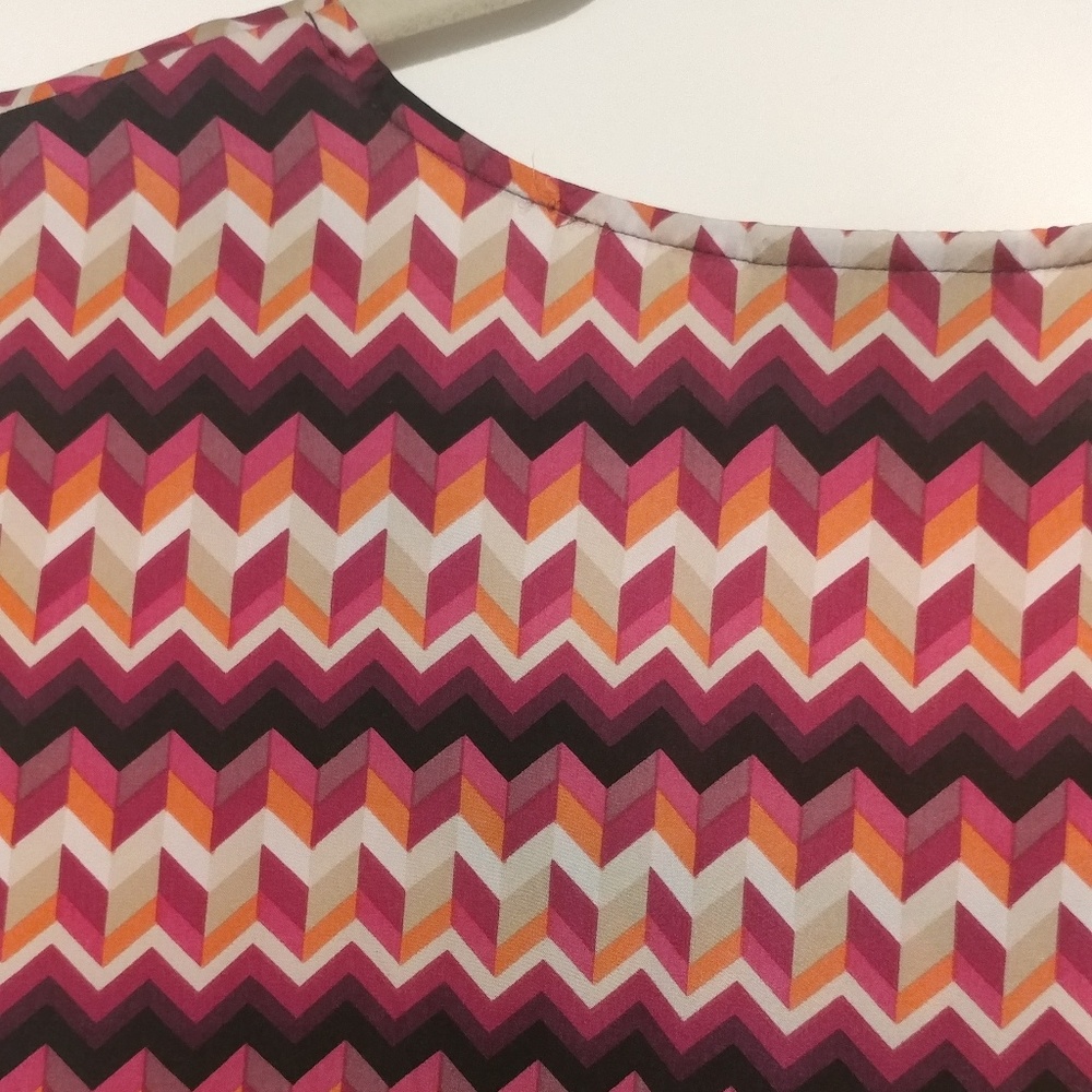Multi colored patterned topπ - Picture 5 of 8